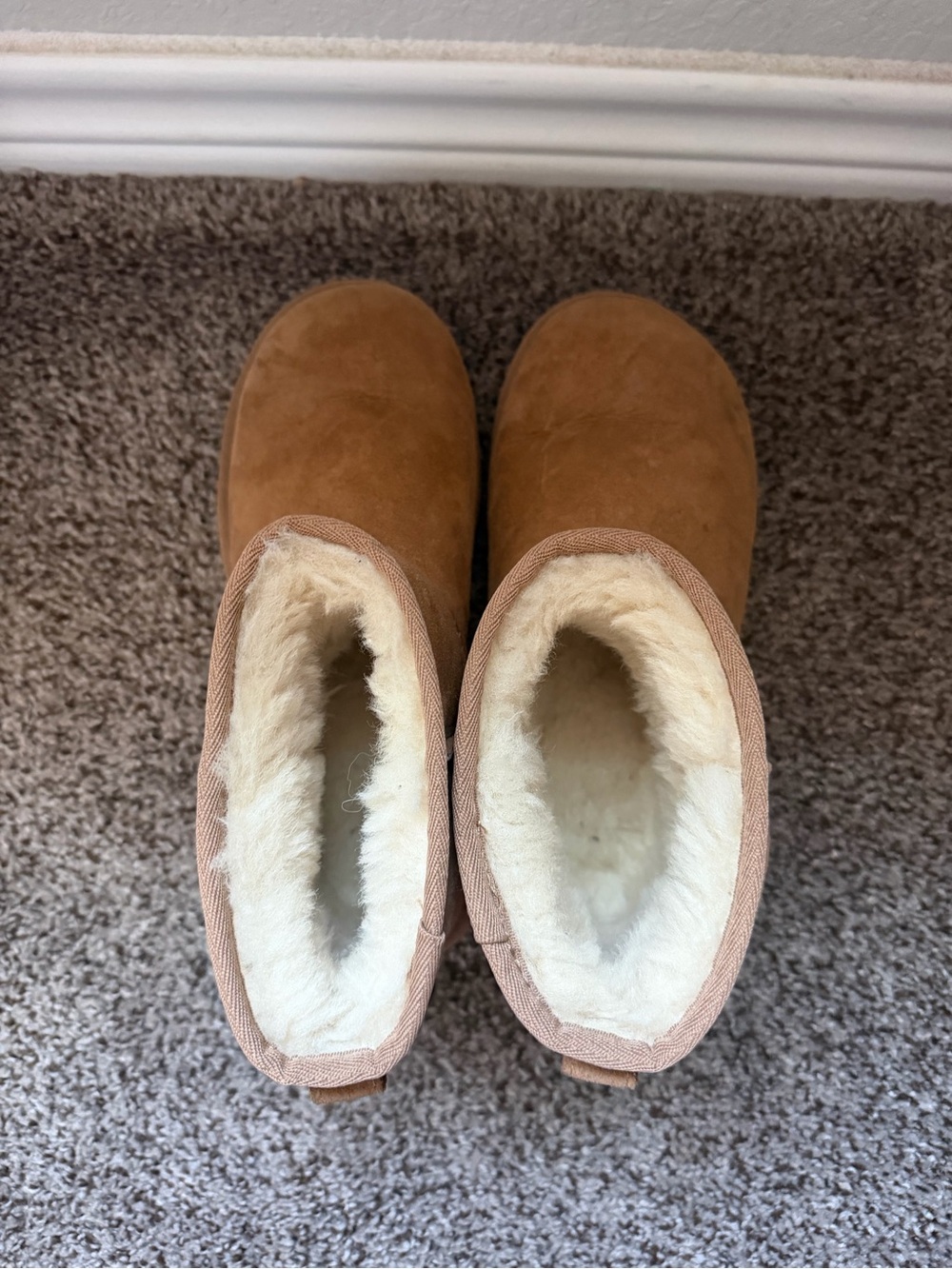 Women's UGG Mini Boot in Chestnut Brown size 7 - Picture 6 of 8